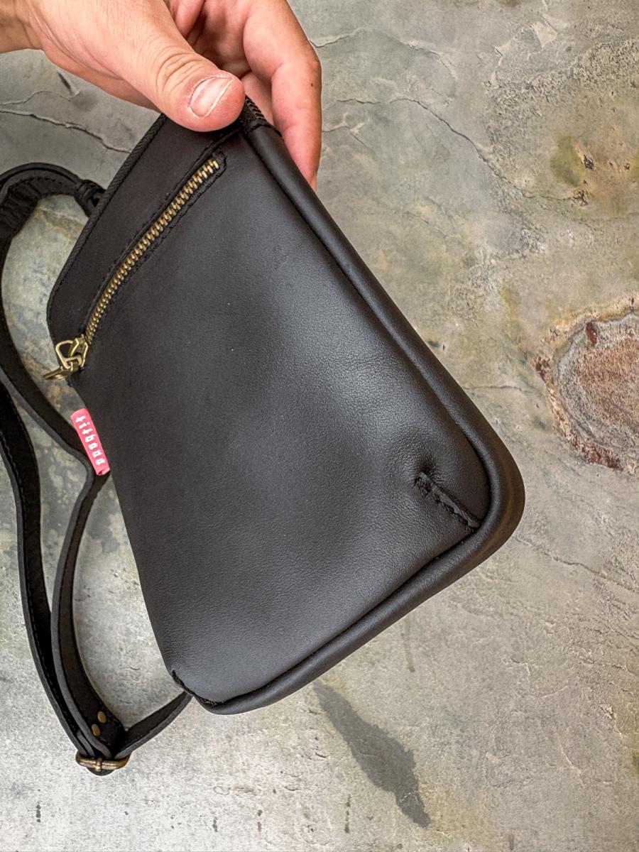 Léta II. - pánska kožená crossbody taška - čierna maté