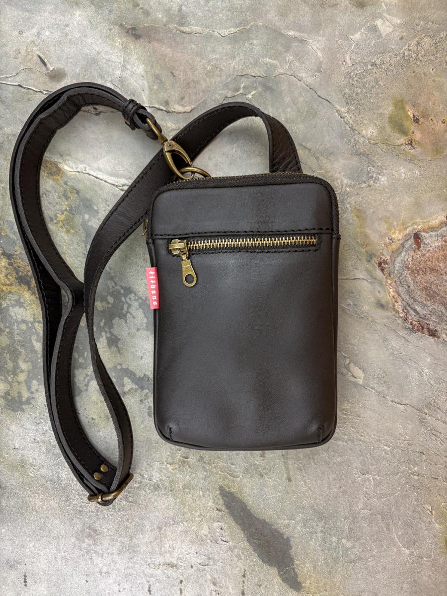 Léta II. - pánska kožená crossbody taška - čierna maté